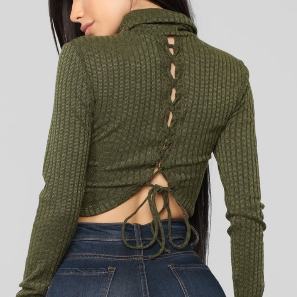 NWT FASHION NOVA - OLIVE CROPPED TURTLENECK XS